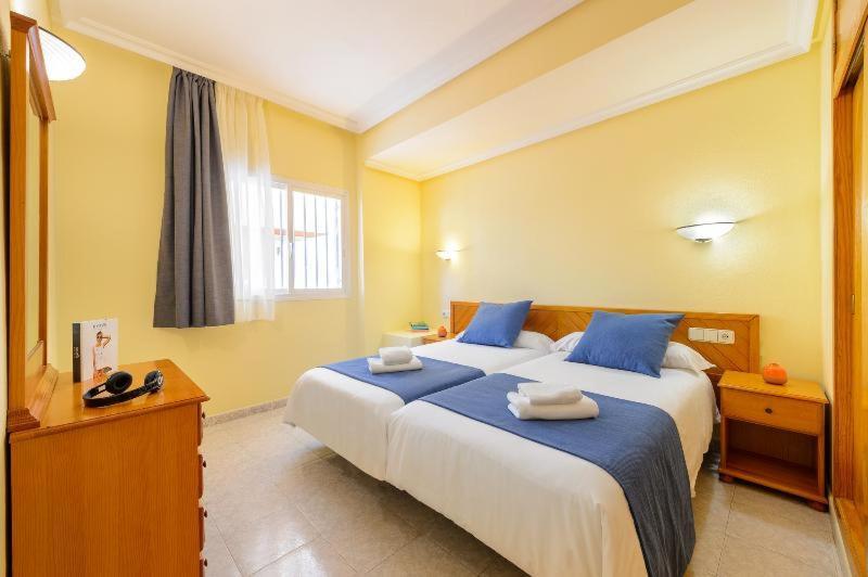 Hotel Apartamentos Vibra Lux Mar Ibiza-Stadt Zimmer foto