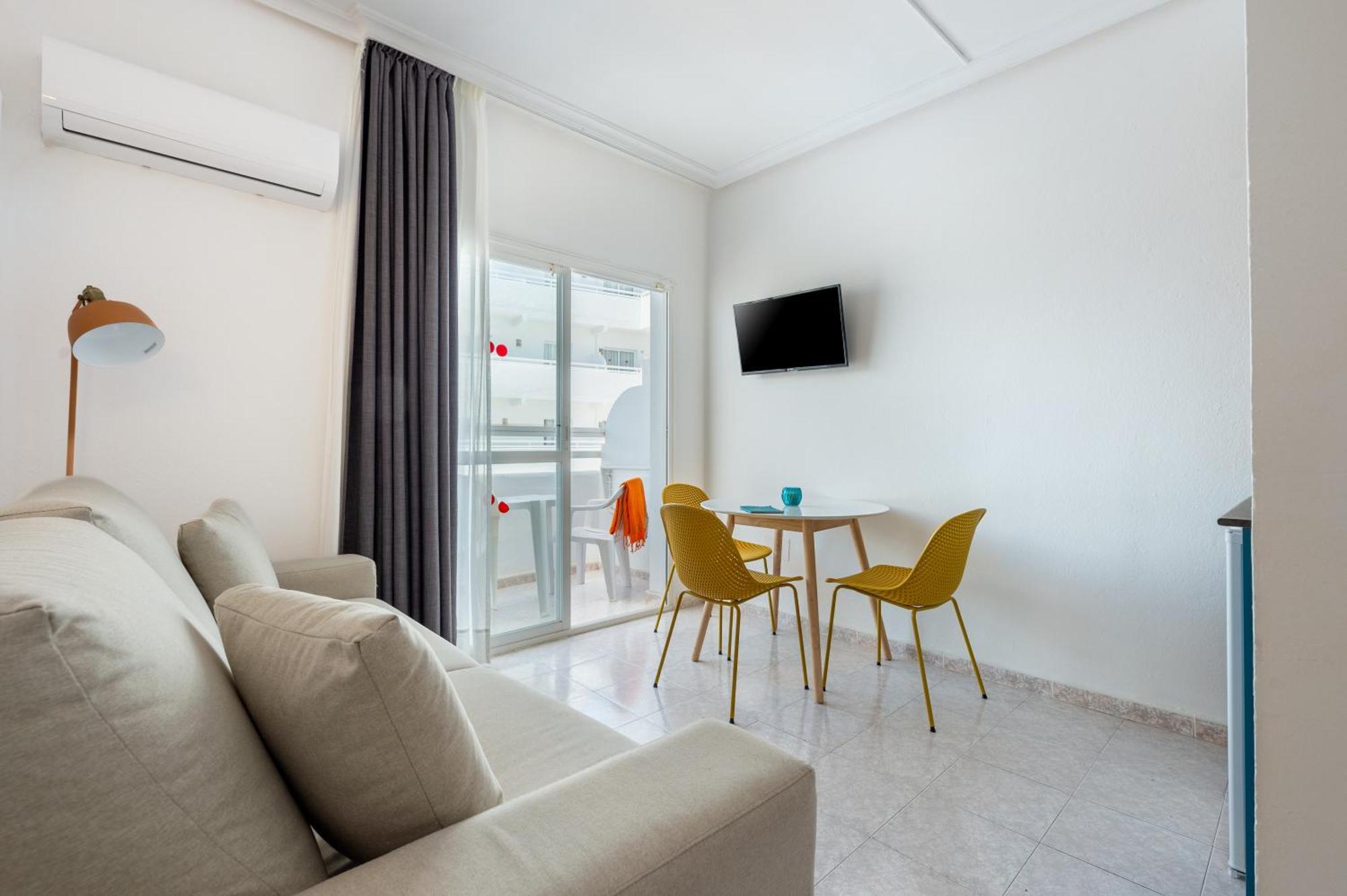 Hotel Apartamentos Vibra Lux Mar Ibiza-Stadt Exterior foto
